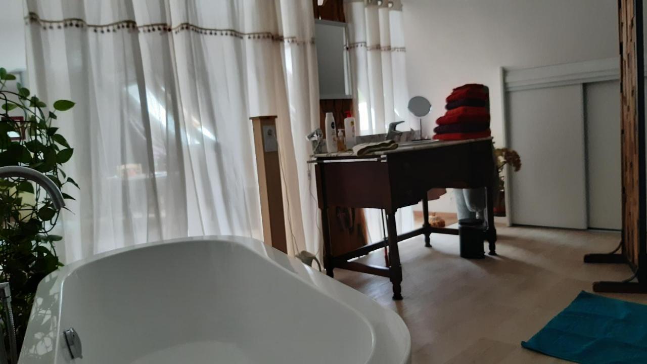 La Martre Bed & Breakfast Saint-Sylvestre-de-Cormeilles ภายนอก รูปภาพ